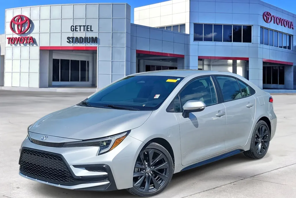 2023 Toyota Corolla SE photo 1