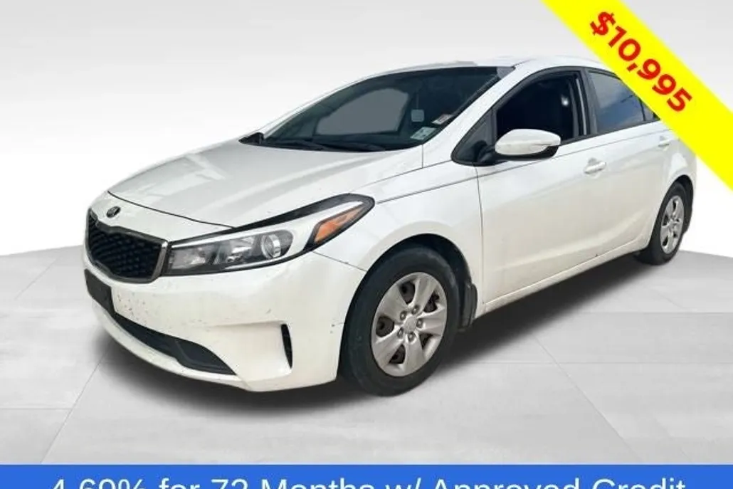 2017 Kia Forte LX photo 1