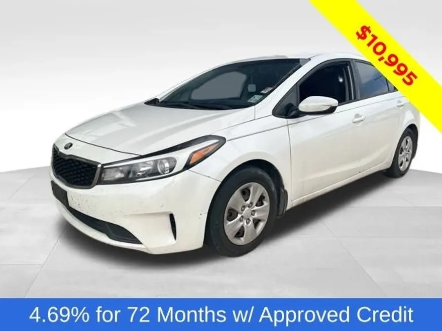 2017 Kia Forte LX photo 1