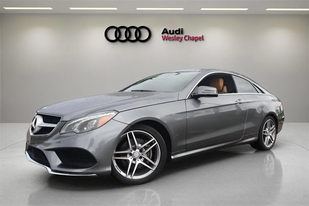 2017 Mercedes Benz E 400 4MATIC photo 1
