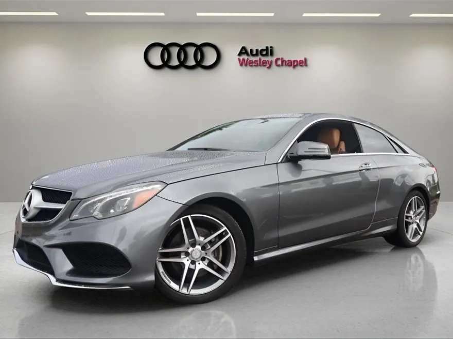 2017 Mercedes Benz E 400 4MATIC photo 1