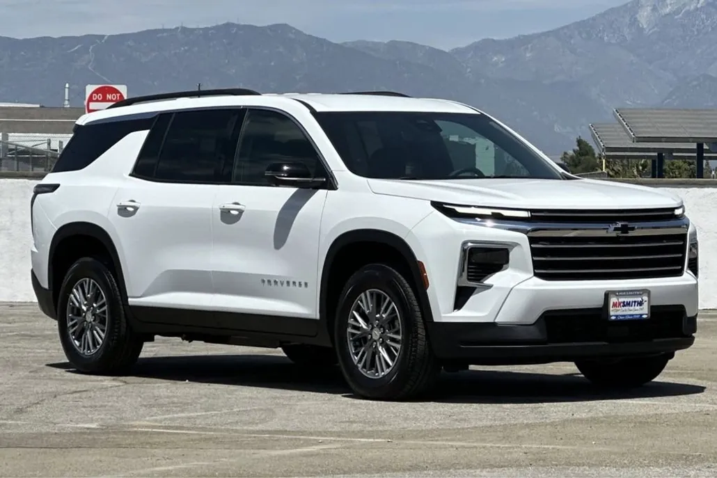 2026 Chevrolet Traverse photo 1