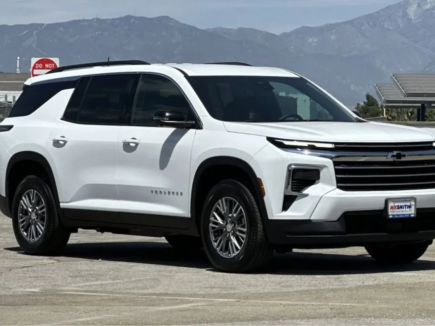 2026 Chevrolet Traverse photo 1