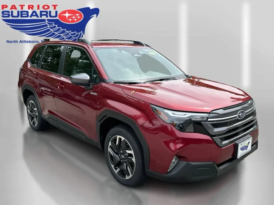 2025 Subaru Forester Premium photo 1