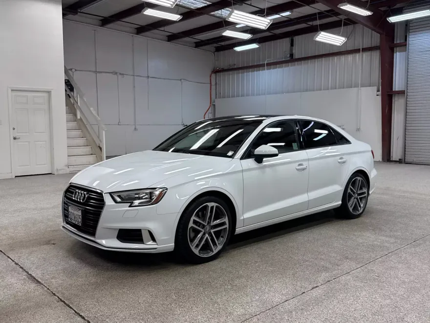 2018 Audi A3 2.0T Premium photo 1