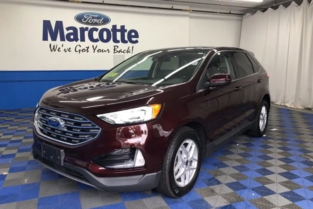 2022 Ford Edge SEL photo 1