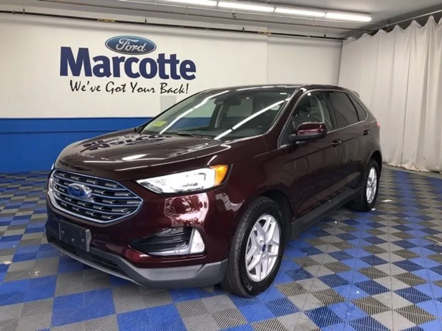 2022 Ford Edge SEL photo 1