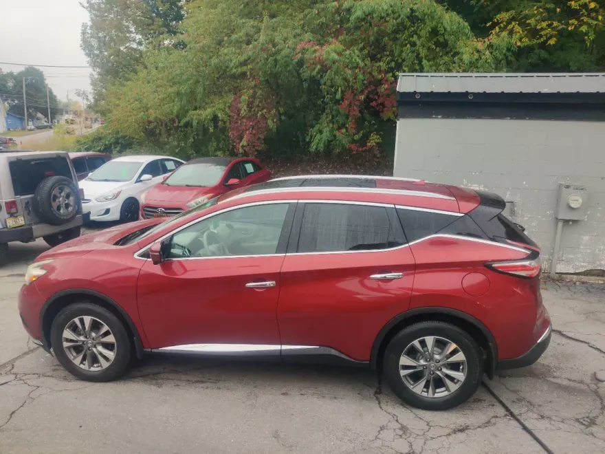 2015 Nissan Murano SV photo 2