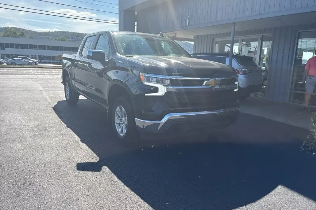 2025 Chevrolet Silverado 1500 photo 1