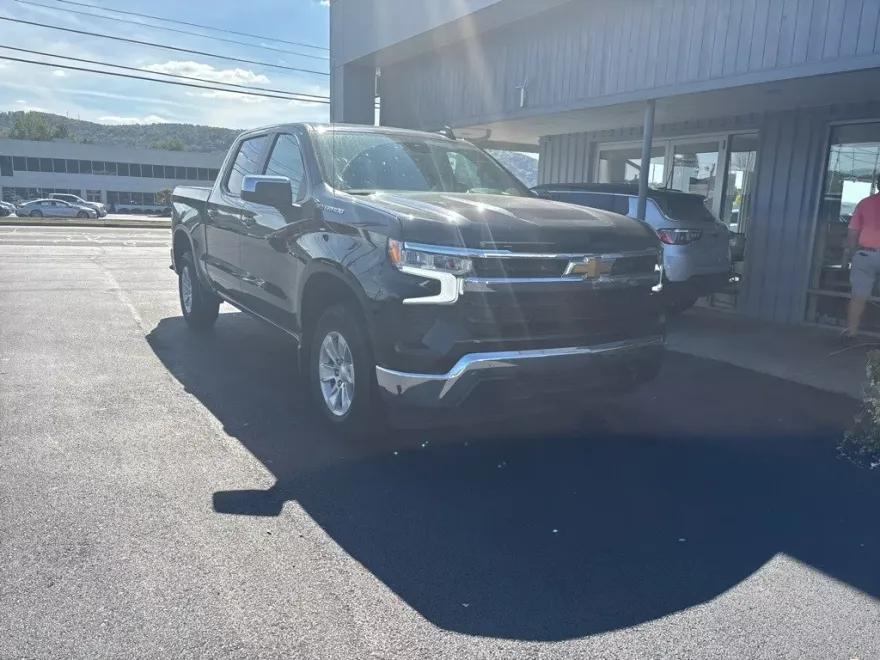 2025 Chevrolet Silverado 1500 photo 1