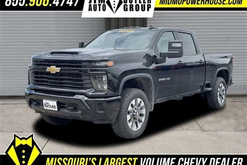 2025 Chevrolet Silverado 2500HD Custom photo 1