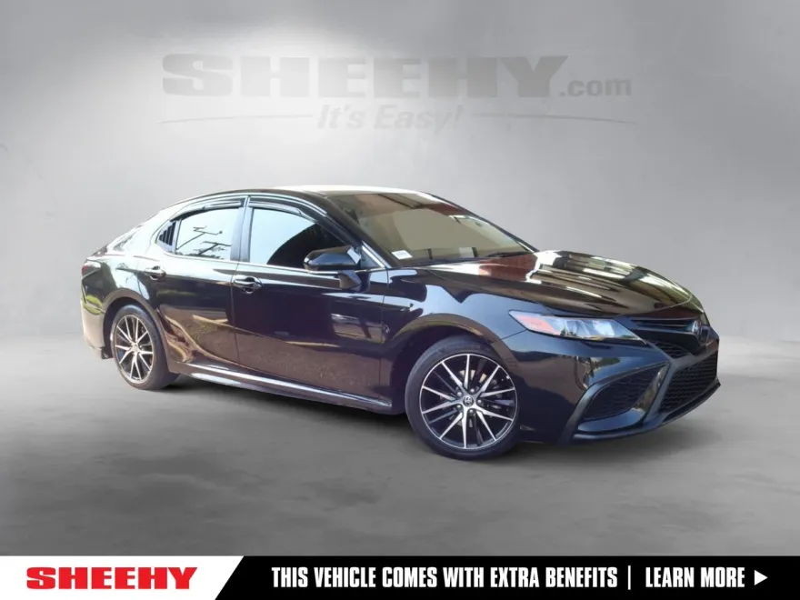 2022 Toyota Camry SE photo 1