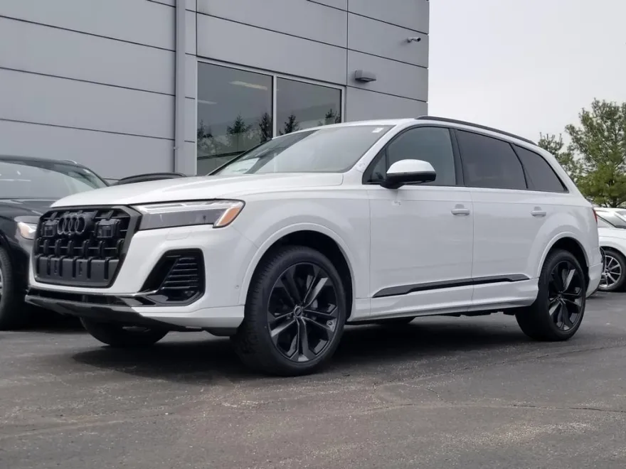 2025 Audi Q7 55 Premium Plus photo 1