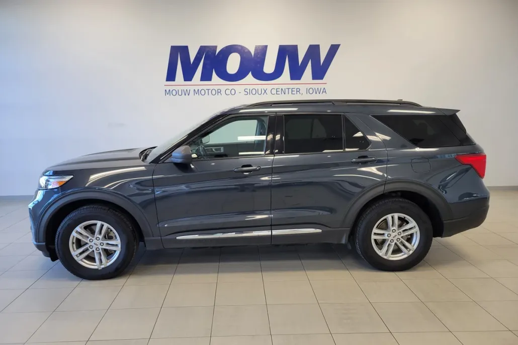 2022 Ford Explorer XLT photo 1