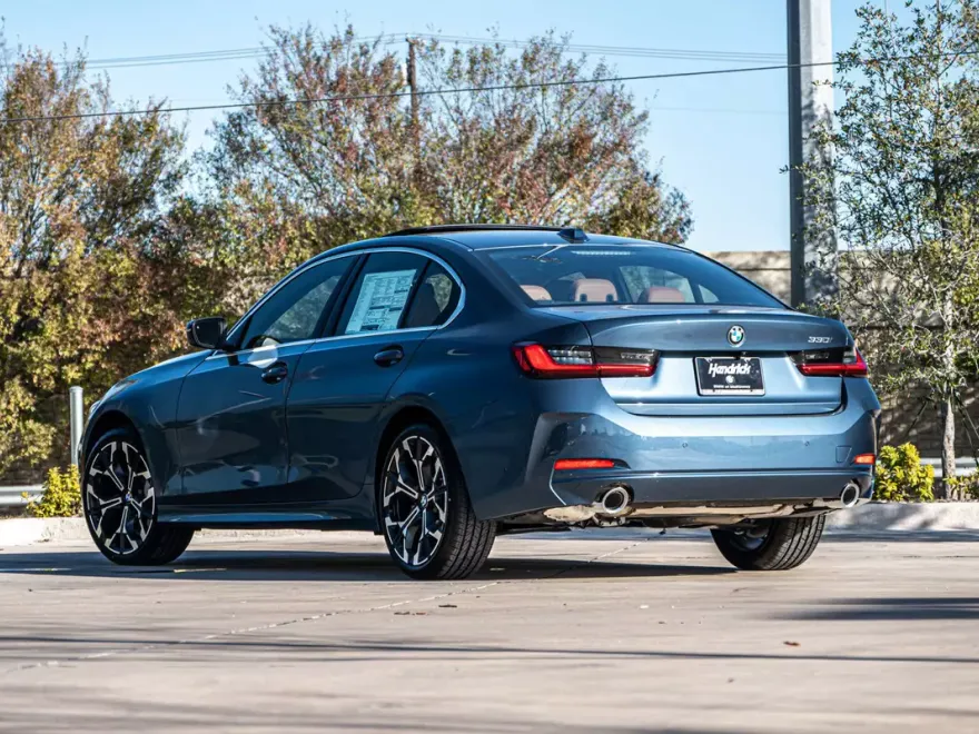 2025 Bmw 330i photo 1