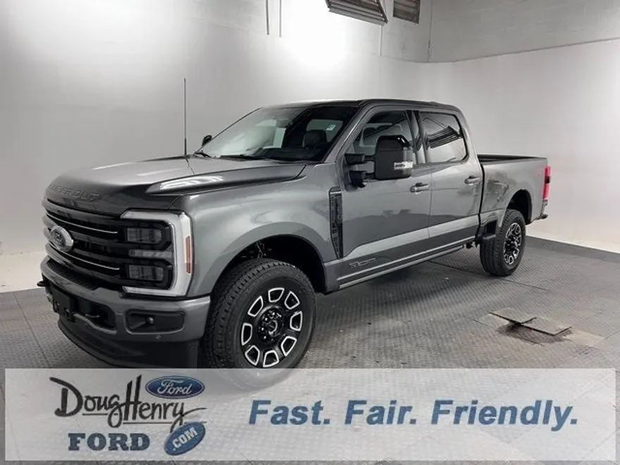 2025 Ford F-350 Platinum photo 1