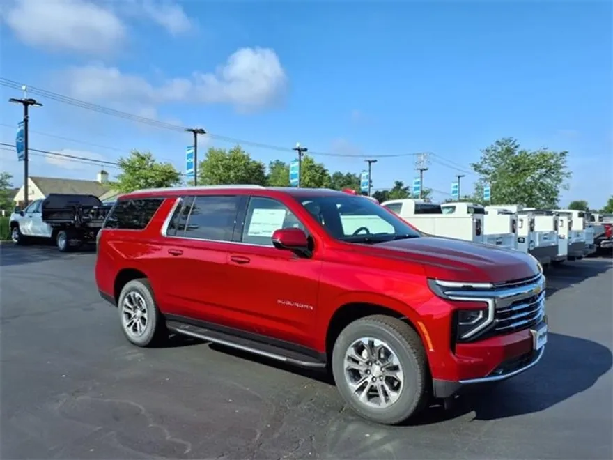 2025 Chevrolet Suburban LT photo 1