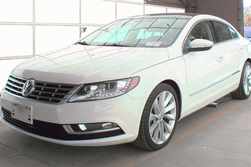2013 Volkswagen CC VR6 Lux photo 1