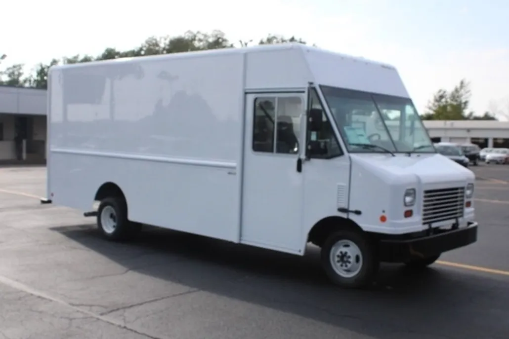 2024 Ford E-450 photo 1