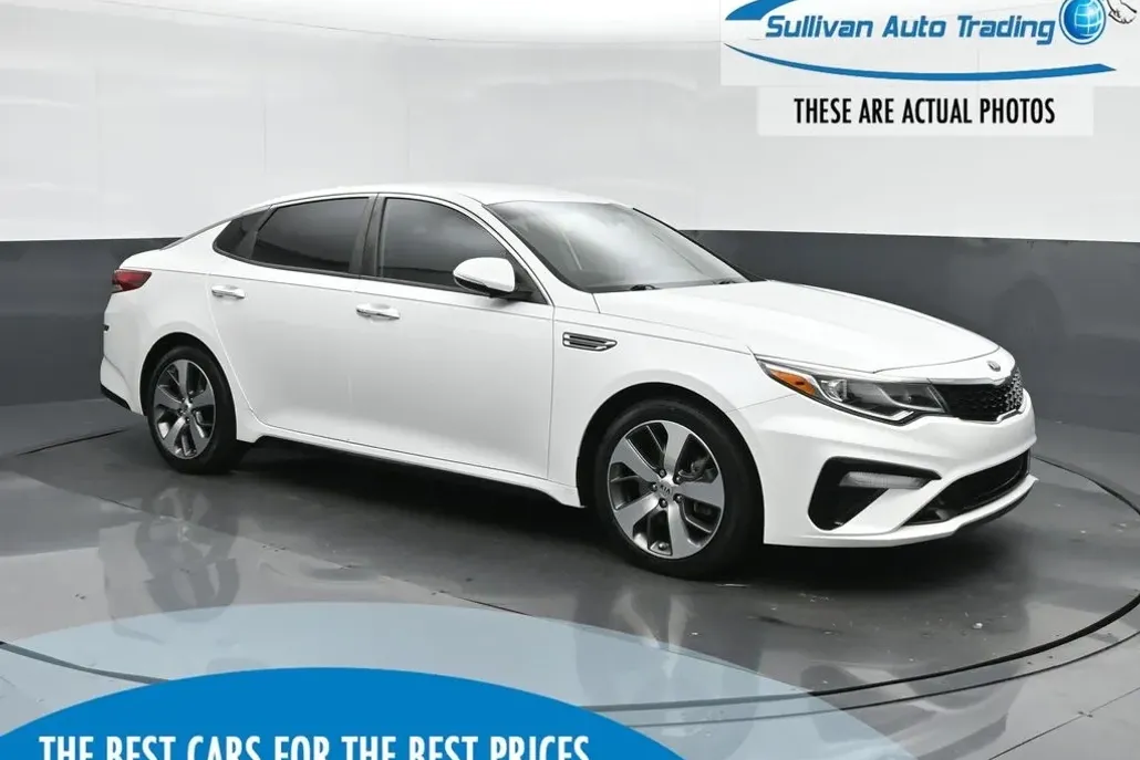 2019 Kia Optima S photo 1