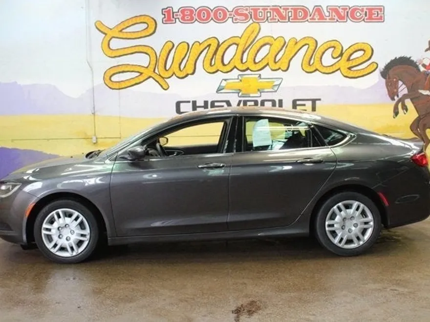 2015 Chrysler 200 LX photo 1