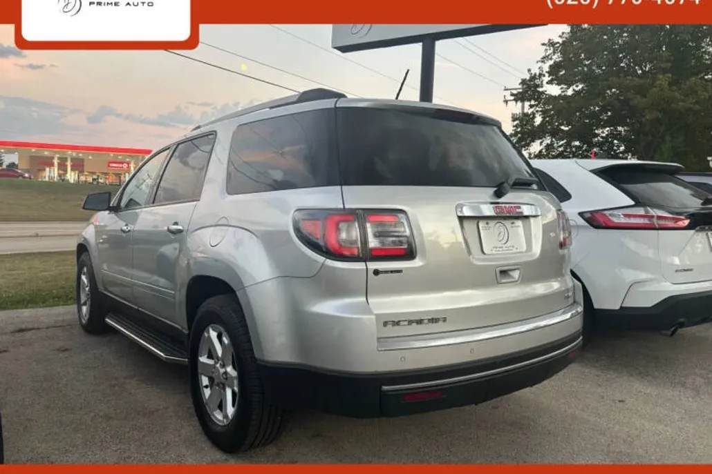 2015 Gmc Acadia SLE photo 1