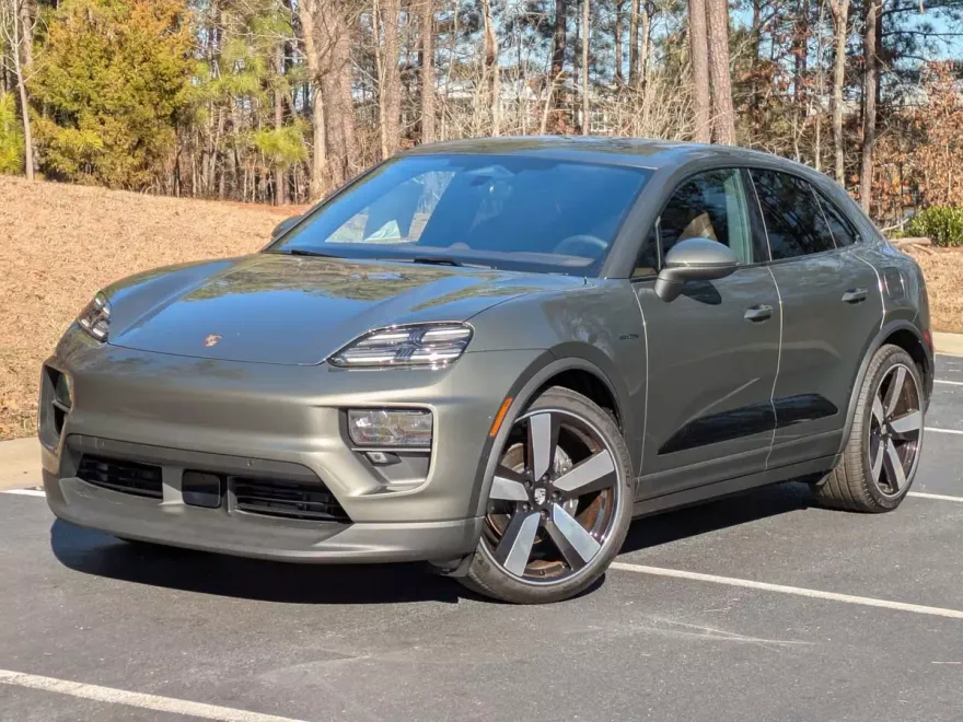 2025 Porsche Macan Electric 4 photo 1