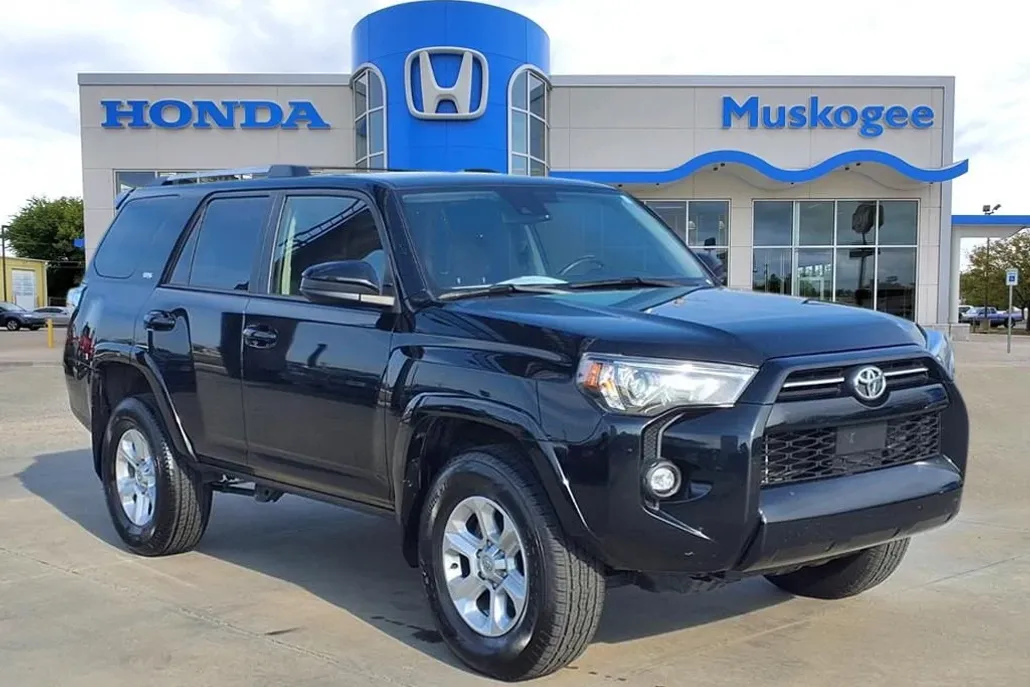 2024 Toyota 4Runner SR5 photo 1