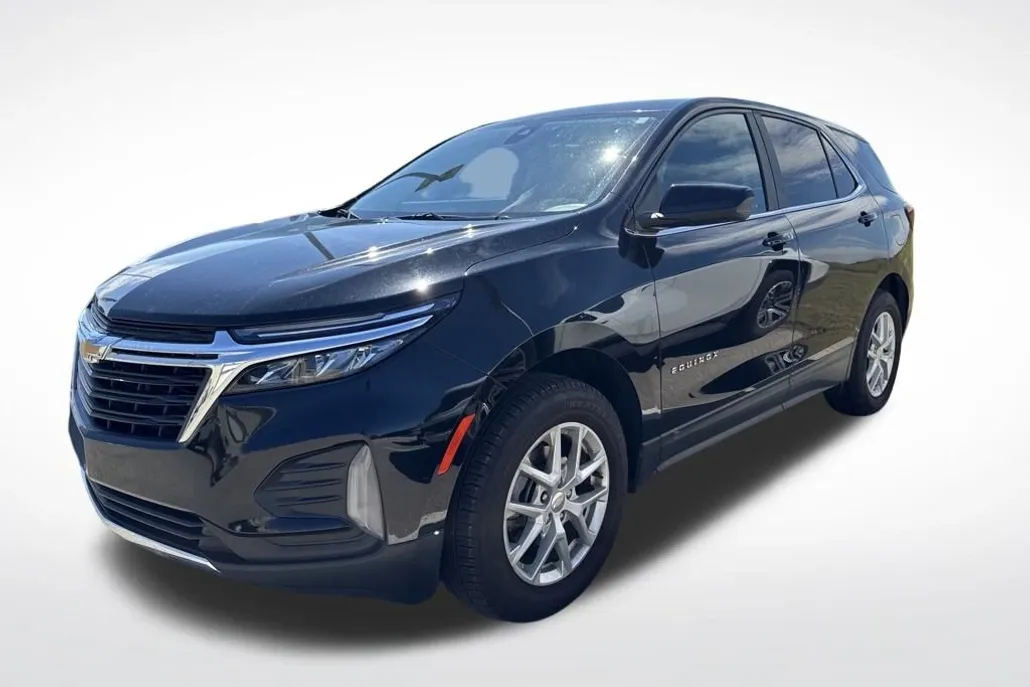 2023 Chevrolet Equinox LT photo 1