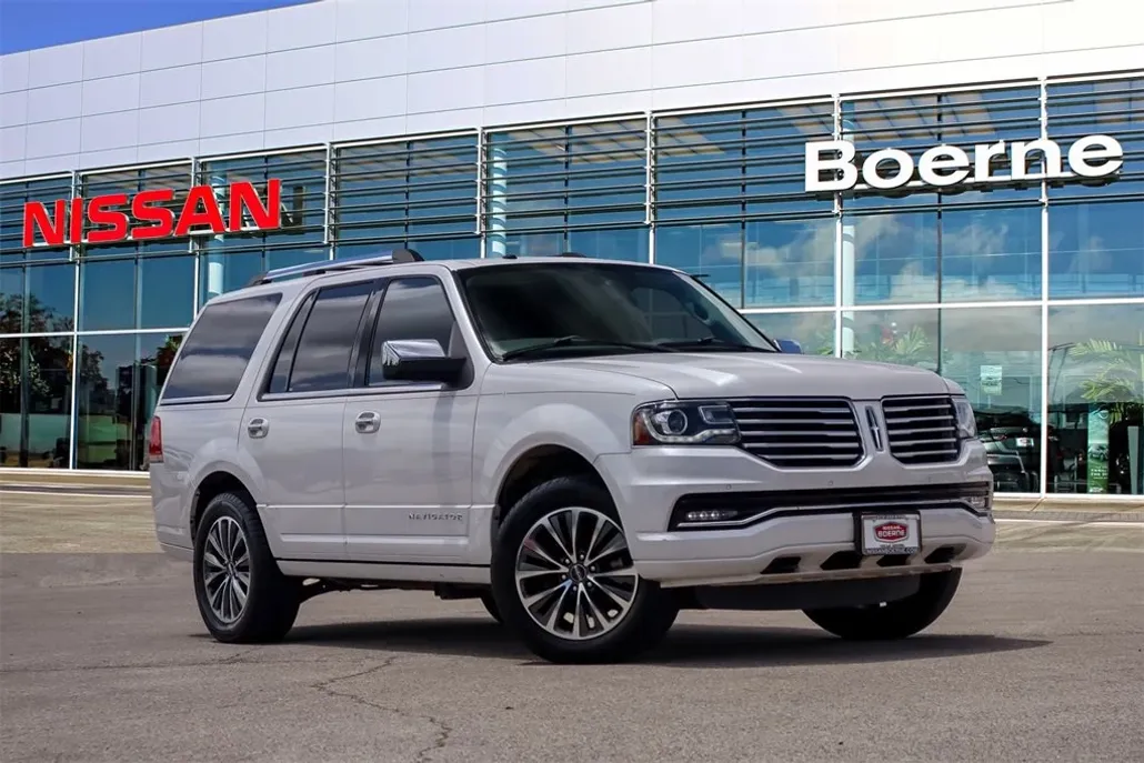 2017 Lincoln Navigator Select photo 1