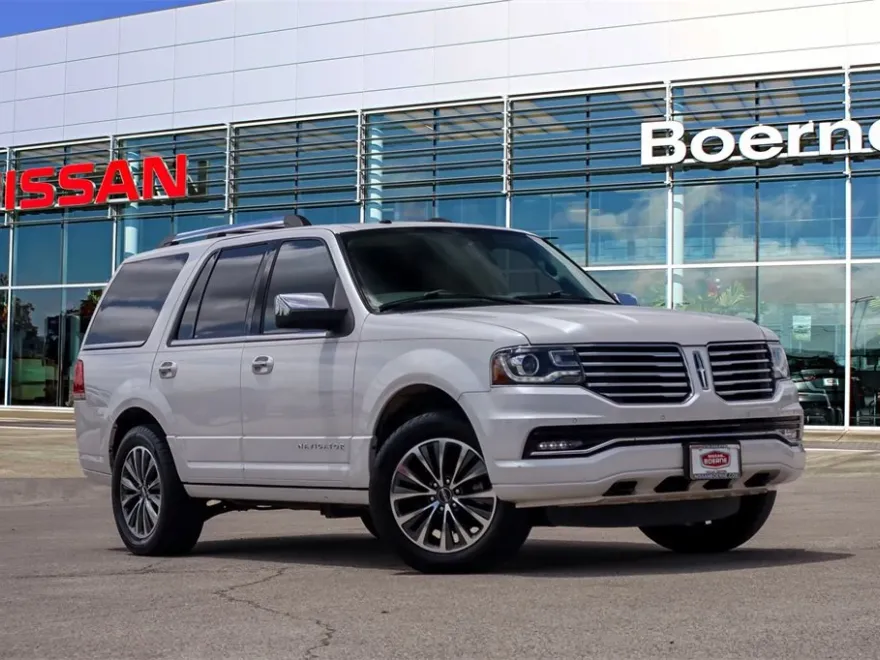 2017 Lincoln Navigator Select photo 1