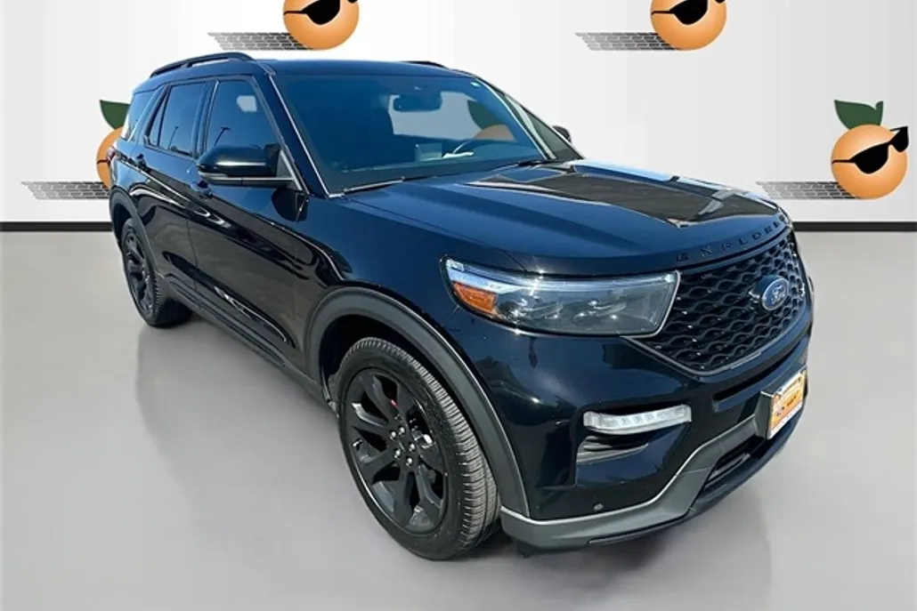 2023 Ford Explorer ST photo 1