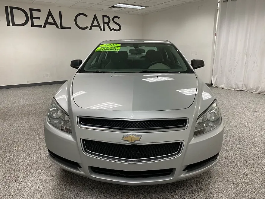 2011 Chevrolet Malibu LS photo 1
