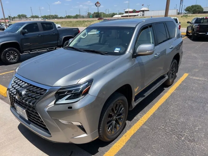2023 Lexus GX 460 photo 1