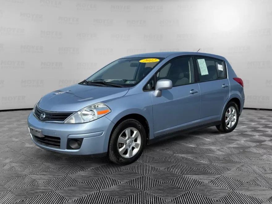 2012 Nissan Versa 1.8 S photo 1