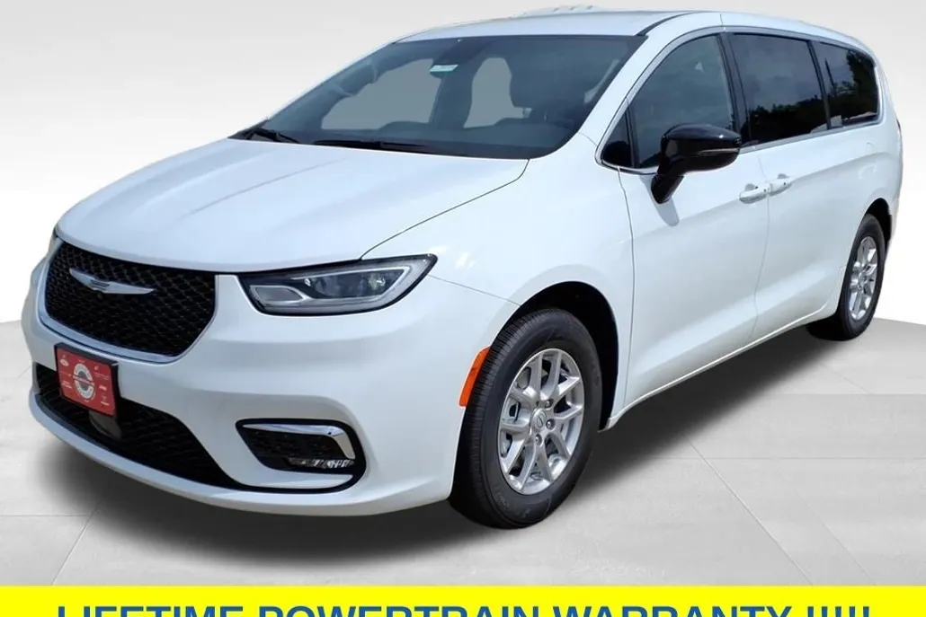 2026 Chrysler Pacifica photo 1
