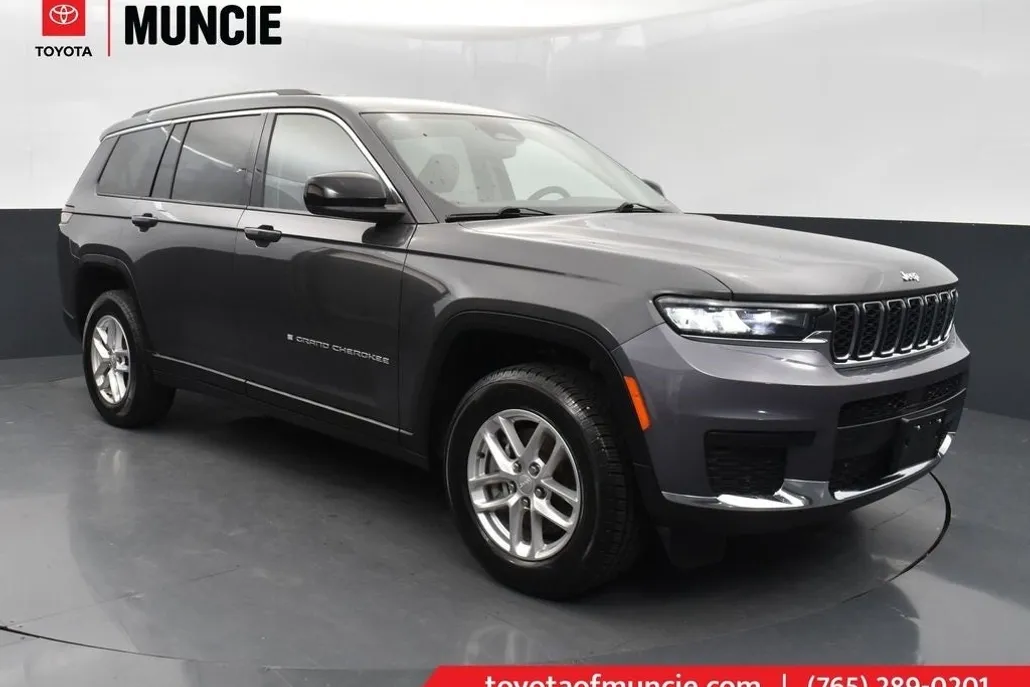 2023 Jeep Grand Cherokee Laredo photo 1