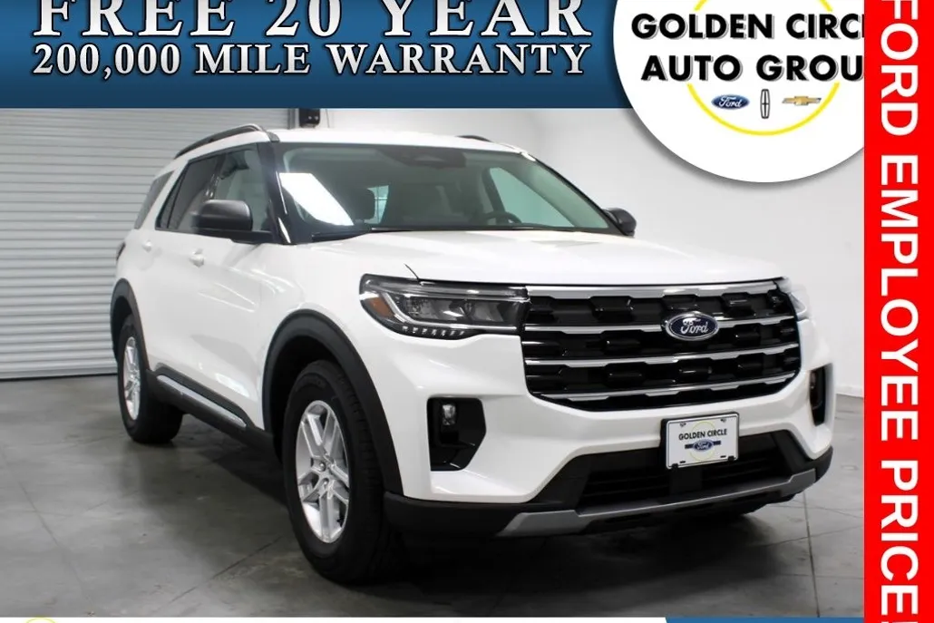 2025 Ford Explorer photo 1