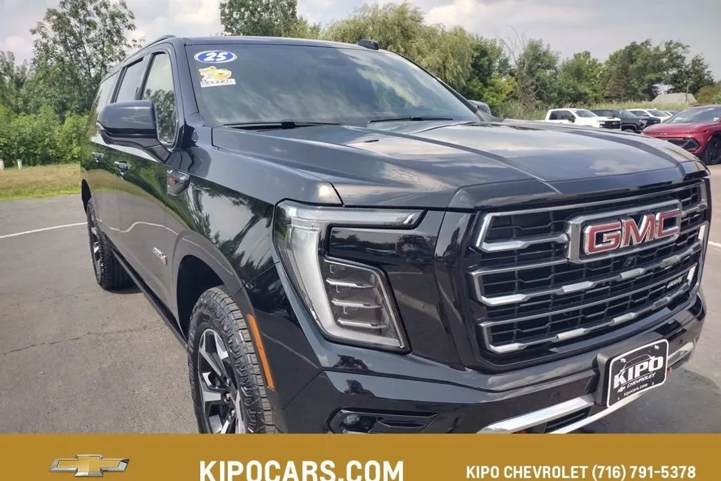 2025 Gmc Yukon XL AT4 photo 1