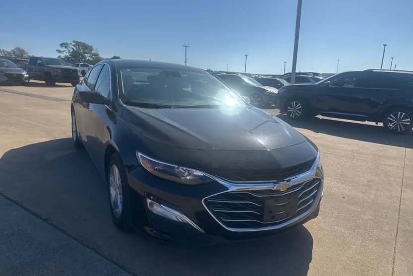 2024 Chevrolet Malibu LS photo 1