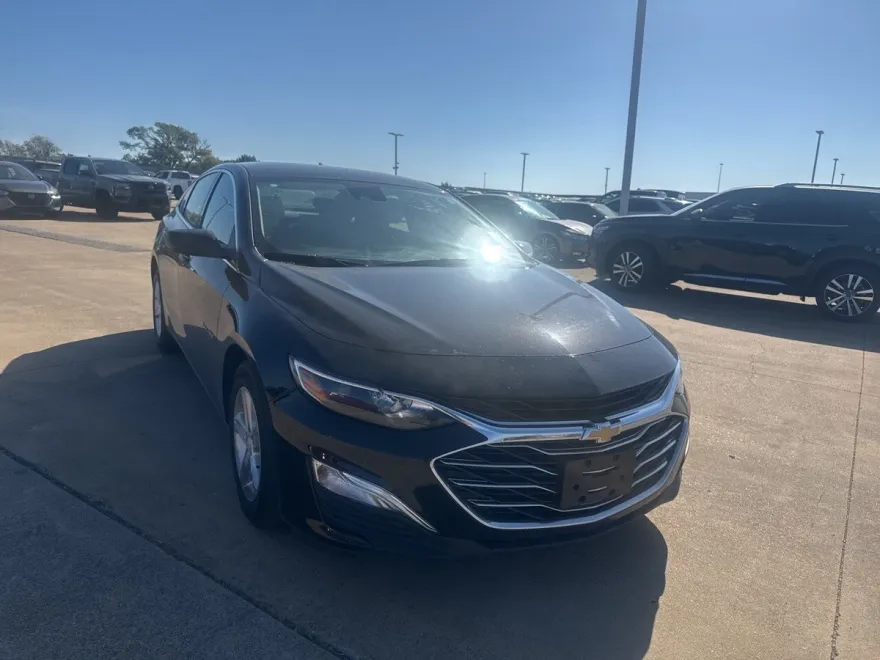 2024 Chevrolet Malibu LS photo 1