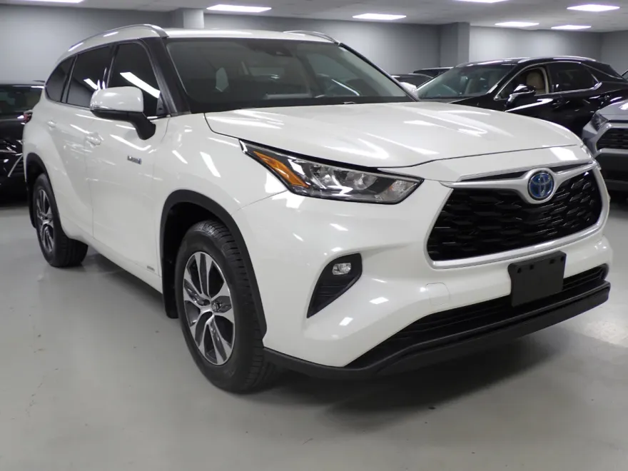 2020 Toyota Highlander Hybrid XLE photo 1