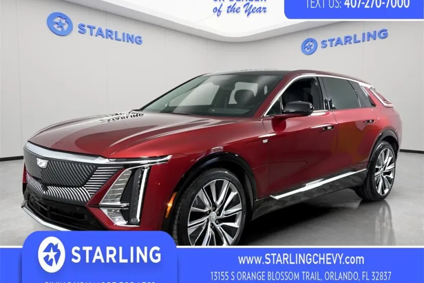 2024 Cadillac Lyriq Luxury photo 1