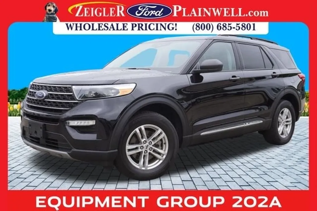 2022 Ford Explorer XLT photo 1