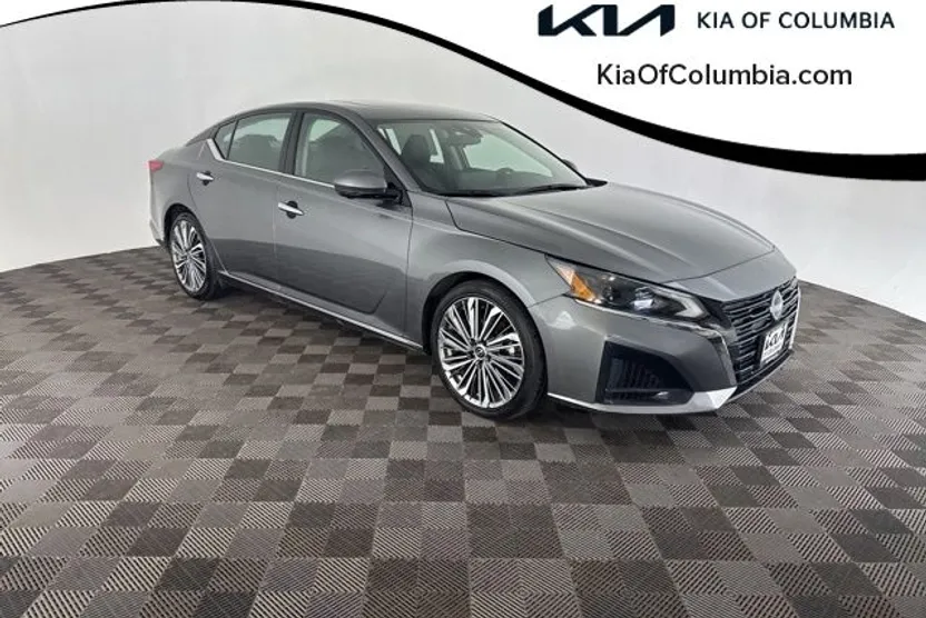 2023 Nissan Altima 2.5 SL photo 1