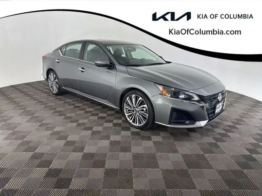 2023 Nissan Altima 2.5 SL photo 1