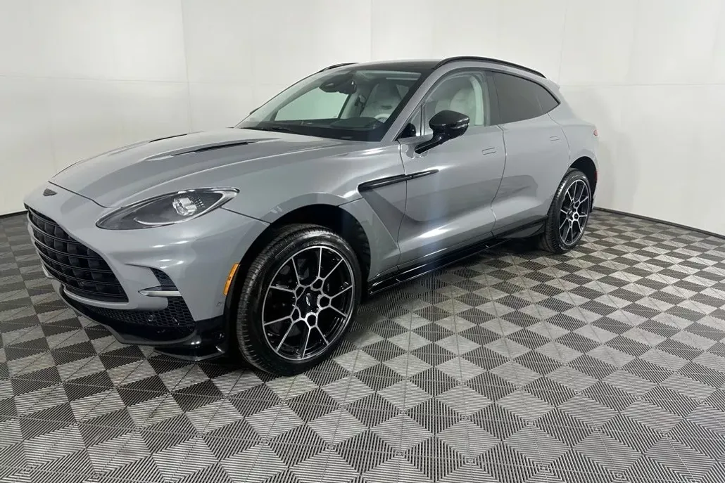 2025 Aston Martin DBX AM8 DBX707 photo 1