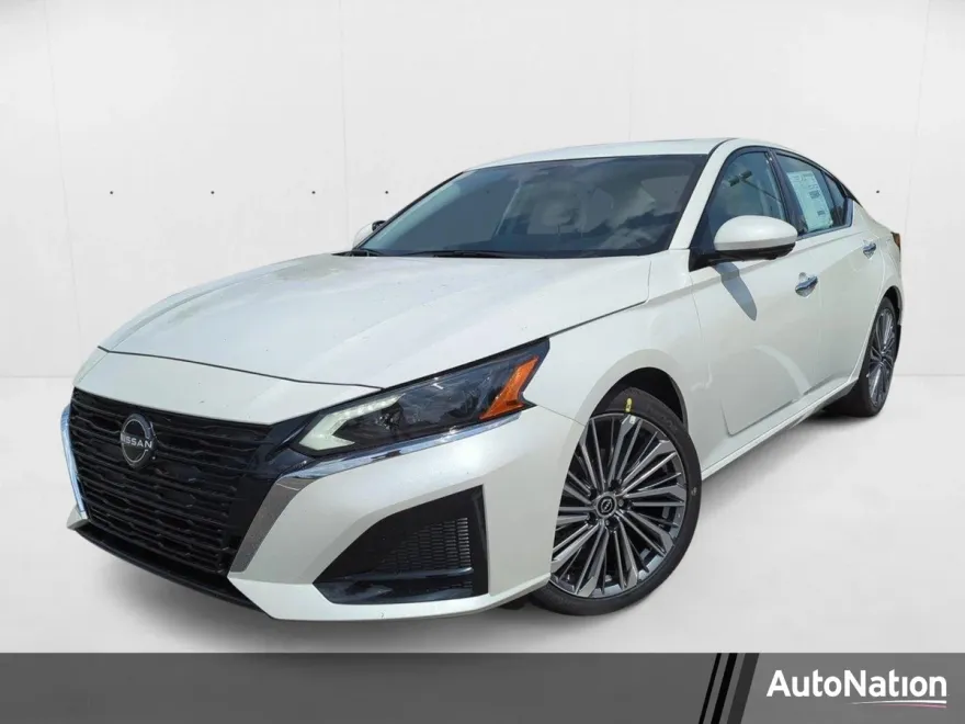 2024 Nissan Altima 2.5 SL photo 1