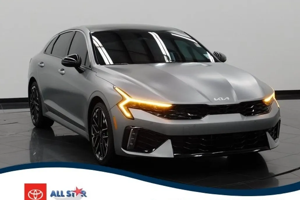 2025 Kia K5 GT photo 1