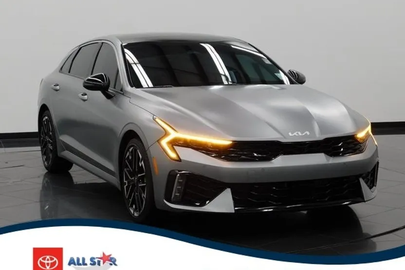 2025 Kia K5 GT photo 1